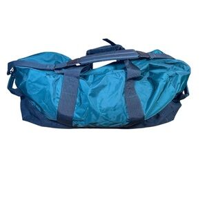 LL Bean Large Duffel Bag Teal Nylon USA
Made V2724 Shoulder Strap Vintage 90s